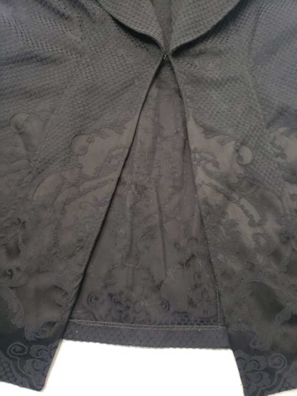 Peter Nygard Womens Size 16 Black Long Vest Textured Floral Open Front - Picture 6 of 14